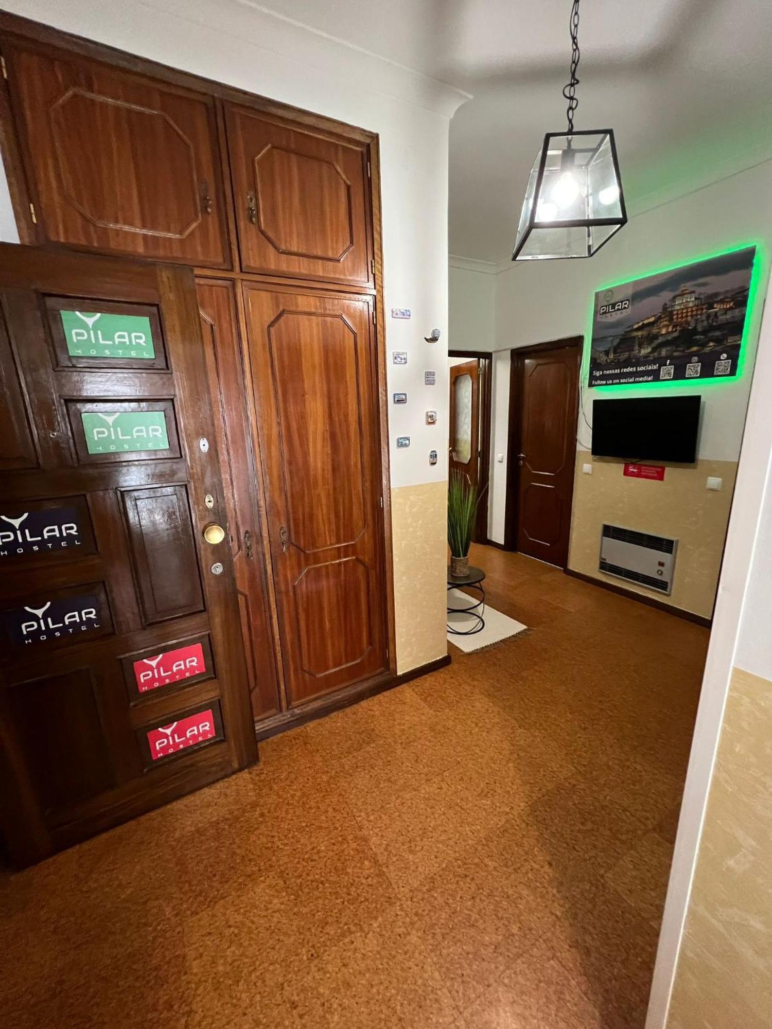 Pilar Hostel - Rua De Santa Catarina - Porto Luaran gambar