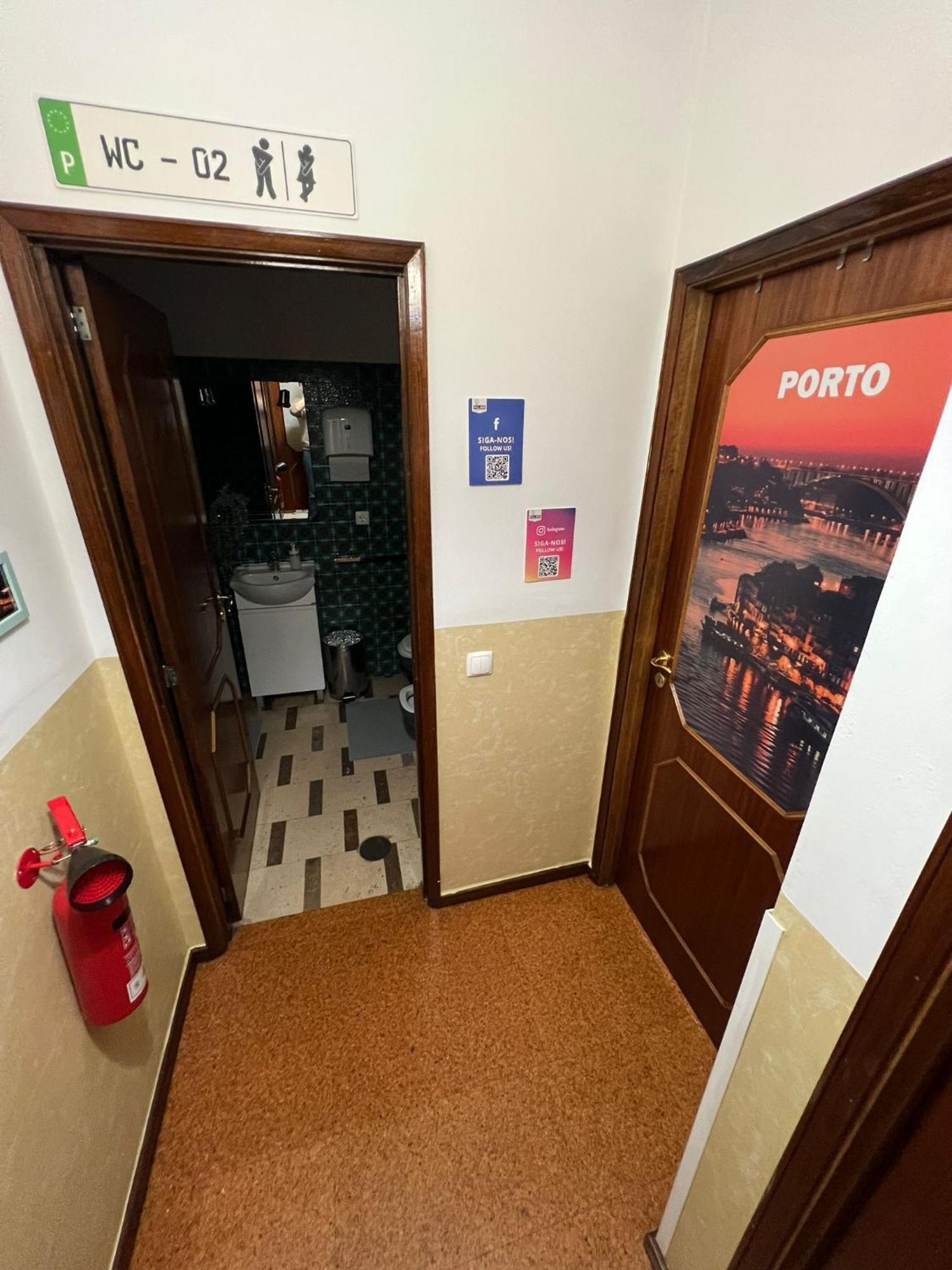Pilar Hostel - Rua De Santa Catarina - Porto Luaran gambar