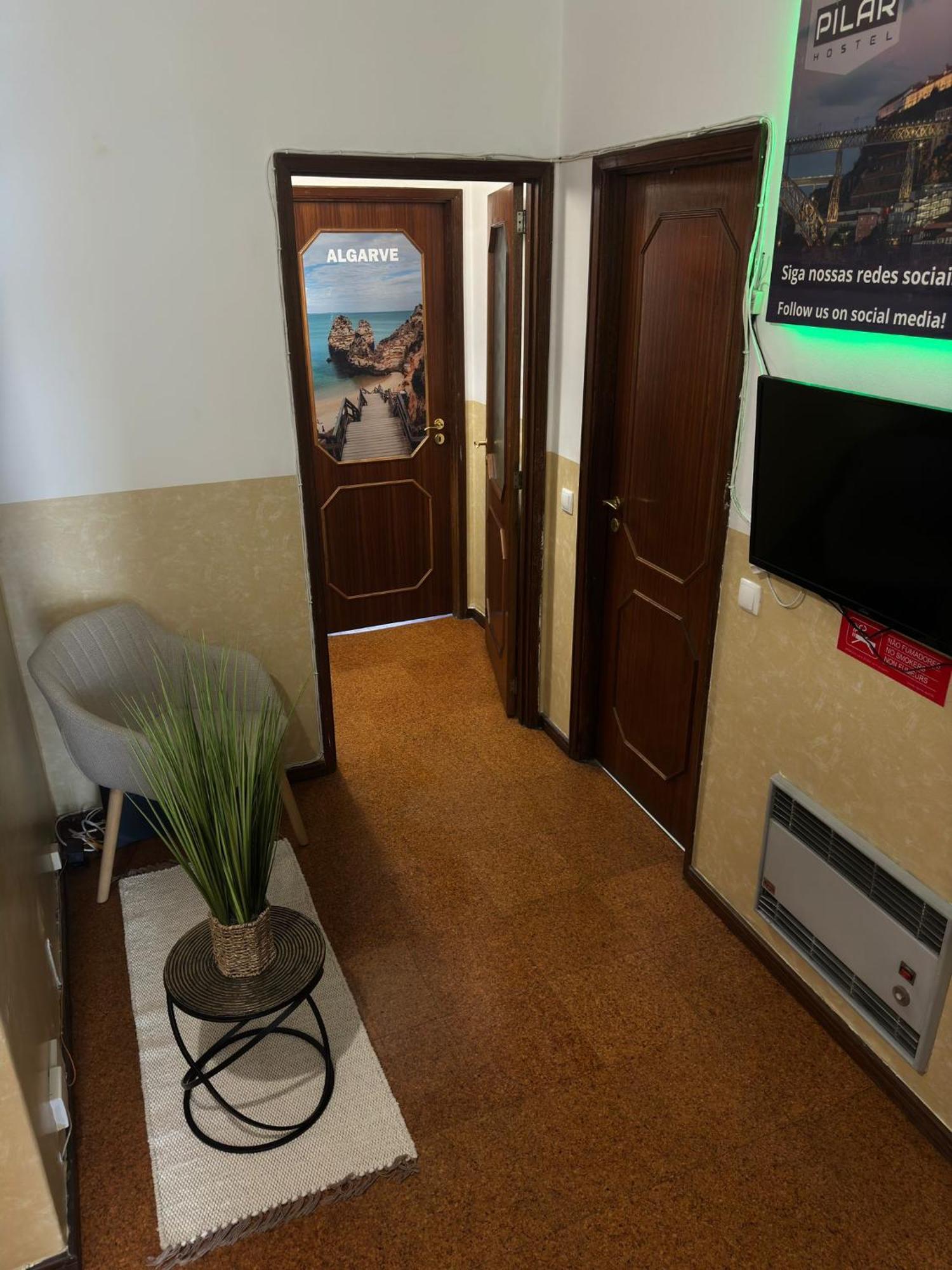Pilar Hostel - Rua De Santa Catarina - Porto Luaran gambar