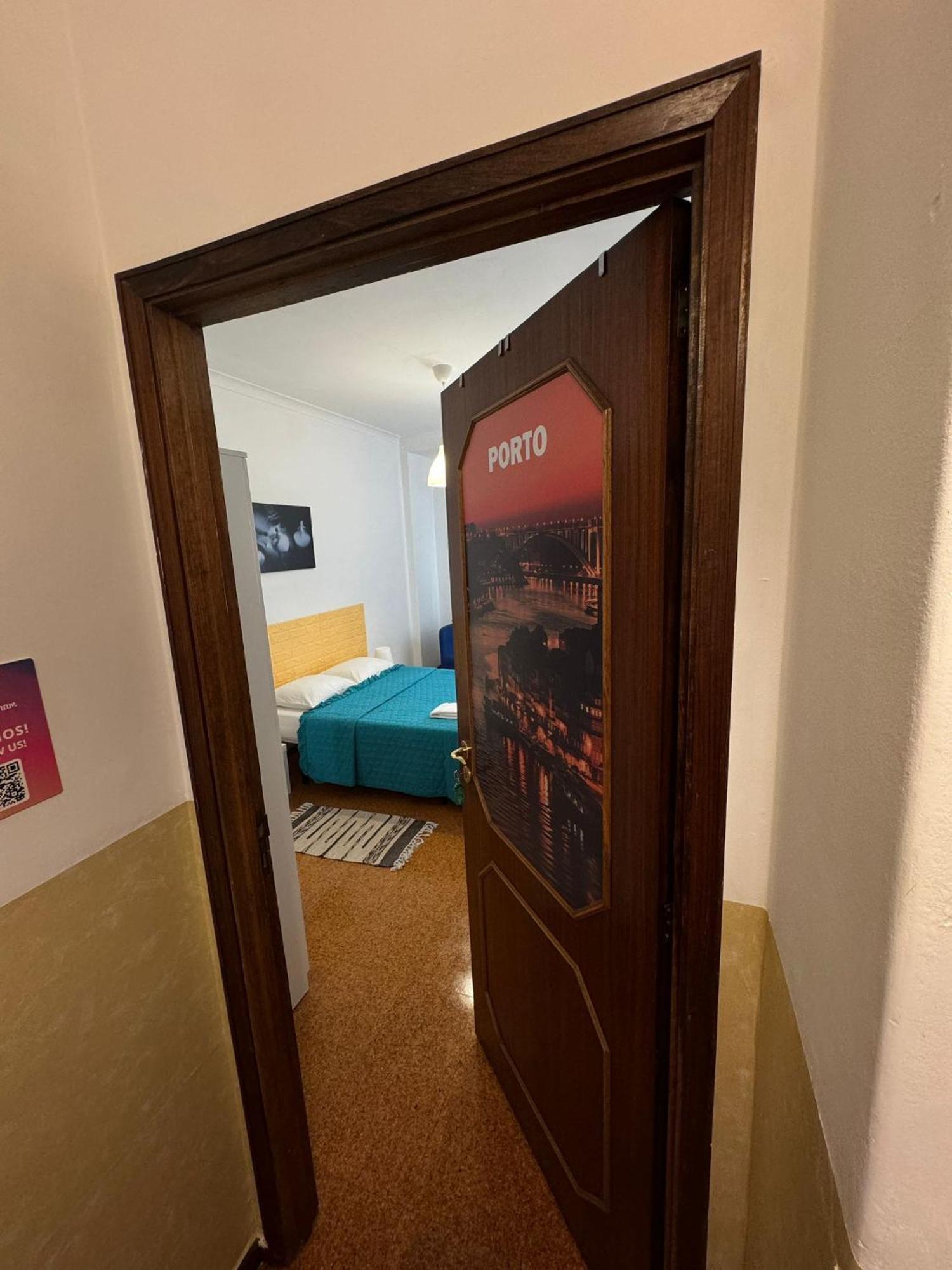 Pilar Hostel - Rua De Santa Catarina - Porto Luaran gambar